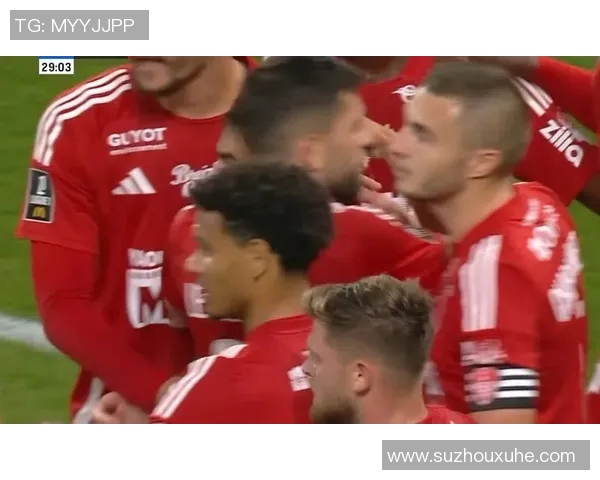 巴黎圣日耳曼主场0-1惜败法甲榜首位置岌岌可危