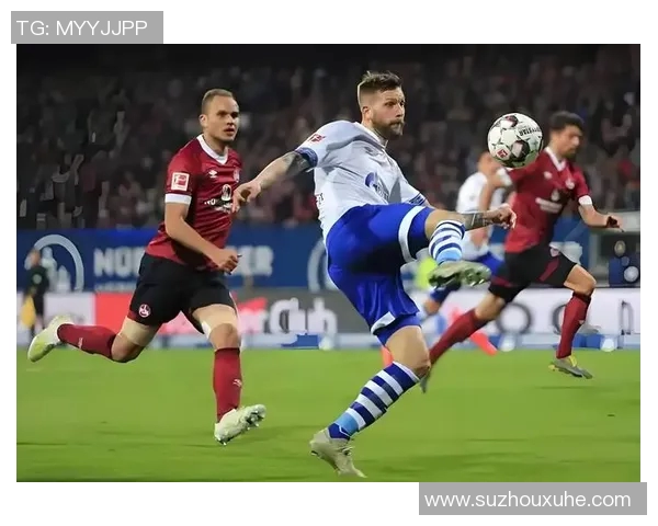 沙尔克04四连胜成功登顶,法兰克福榜首位置告别 沙尔克04四连胜成功登顶,法兰克福榜首位置告别