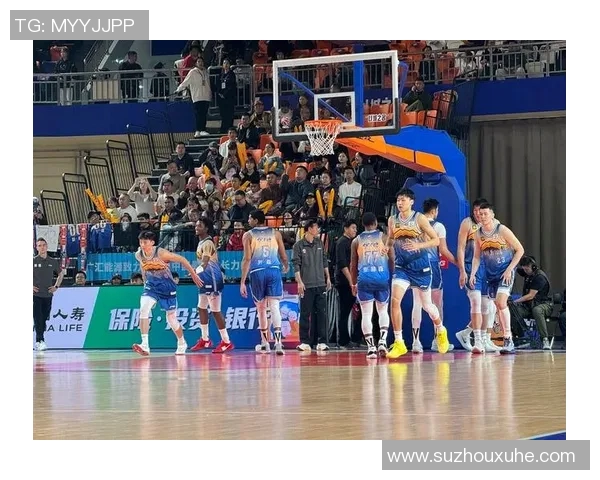 新疆伊力特队球员因受伤缺席比赛,教练组展开应急调整 新疆伊力特队球员因受伤缺席比赛,教练组展开应急调整